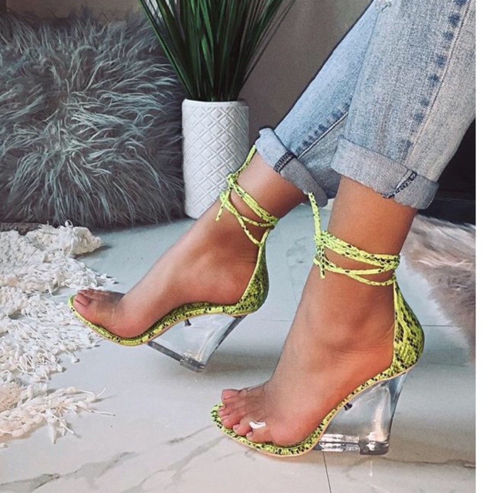 🔥New🔥😍 Gorgeous Lorna Lime Snake Wedge.
